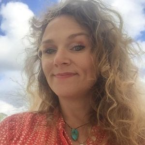 Meet your Posher, Cara